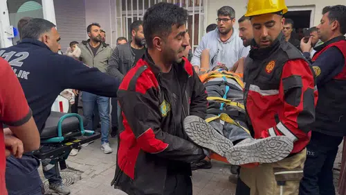 Diyarbakır'da yıkım sırasında talihsiz kaza! İşçi molozların altında kaldı