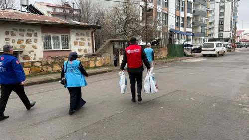 “Kış Bayramı Kampanyası” ile 500 Öğrenciye Kışlık Yardımı