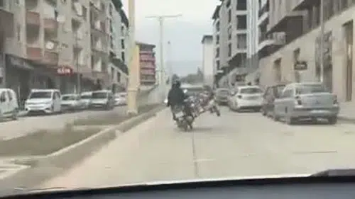 Pes Dedirten Görüntü: Tüp Taşıyan Motosikletli Tek Teker Gitti!