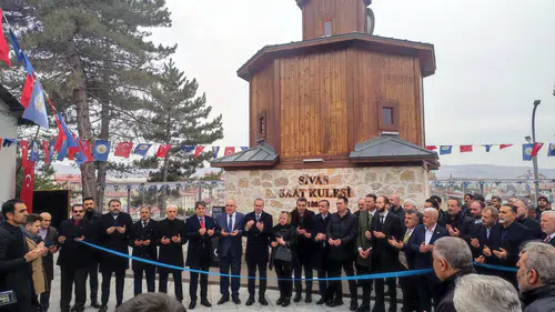 Sivas Kalesi’ne Tarihi Dokunuş: Saat Kulesi Hizmete Açıldı