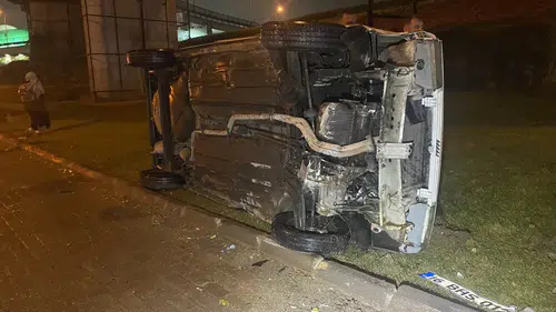 Bursa'da yağış yolları kayganlaştırdı: Araç defalarca takla attı!