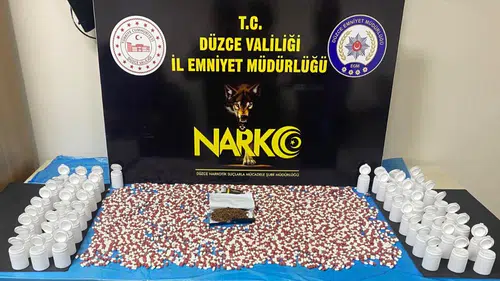 Şüpheyle başladı, operasyonla bitti! Binlerce hap ele geçirildi