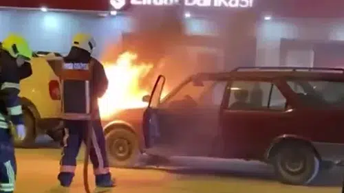 Mut’ta korkutan yangın! Park halindeki otomobil alev alev yandı