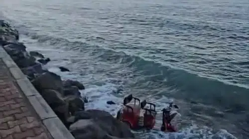 Direksiyon hakimiyetini kaybetti, denize uçtu! 2 yaralı