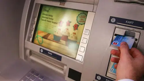 ATM Tasarımındaki Psikolojik Hile: Önce Kart, Sonra Para