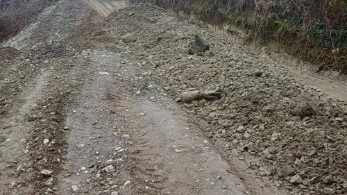 Aygördü köyü yolu heyelan sonrası yapılan çalışmalarla yeniden ulaşıma açıldı