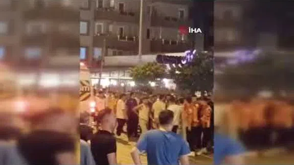 İzmir'de Fenerbahçe-Galatasaray Derbisi Sonrası Taraftarlar Arasında Çıkan Kavgalar Polis Müdahalesiyle Sonlandırıldı
