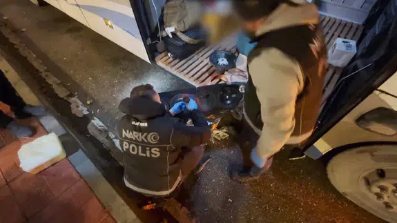 Şeytanın bile aklına gelmezdi: Ses sisteminden zehir fışkırdı!