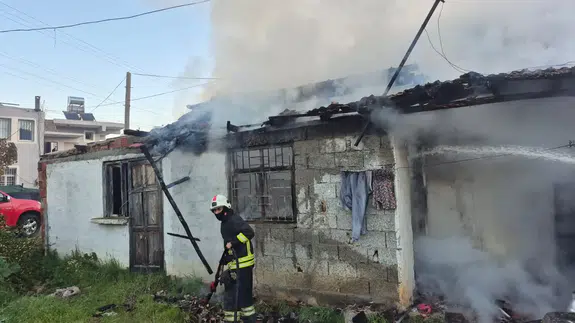 Fethiye’de korku dolu anlar! Ev alevlere teslim oldu