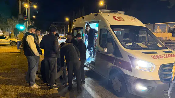 Adıyaman trafiğinde kaza alarmı! Üç araç birbirine girdi: 2 yaralı