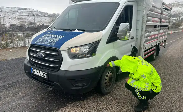 Ticari Araçlarda Kış Lastiği Kontrolleri Sürüyor