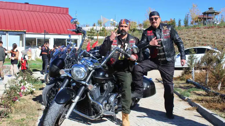 Yozgatlı Motosiklet Tutkunları İki Teker Üzerinde Kentin Tanıtım Elçisi Oldu