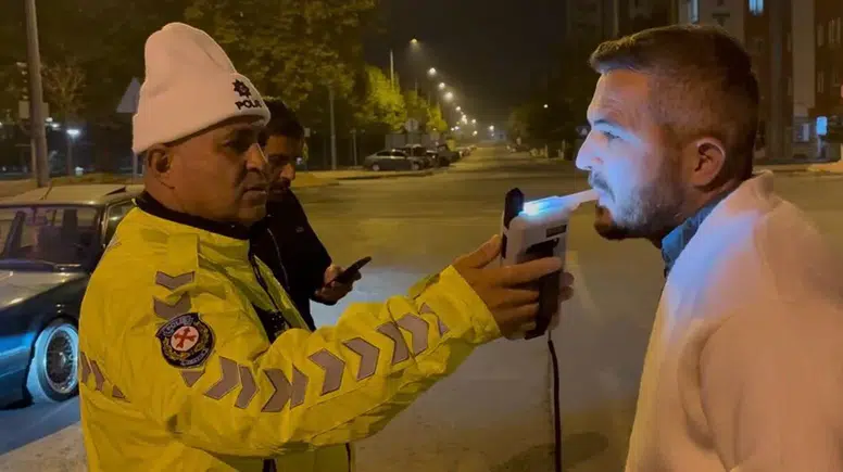 Alkollü Sürücü: "Ehliyetimi Alma, Kemerden Ceza Yaz" Teklifi!