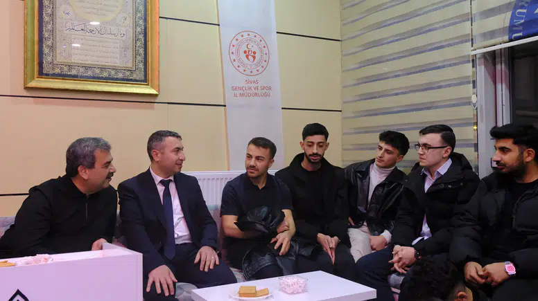 Öğrencilerle Kariyer ve Gelecek Üzerine Samimi Buluşm