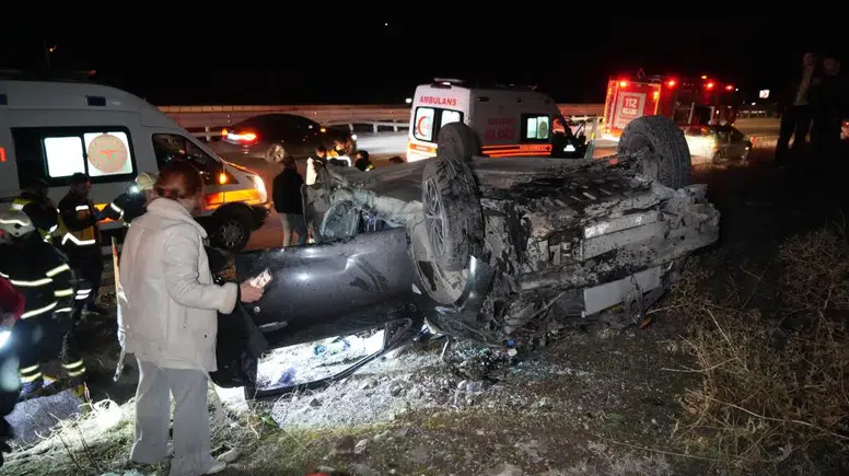 Virajda Takla Atan Otomobilde 3 Yaralı