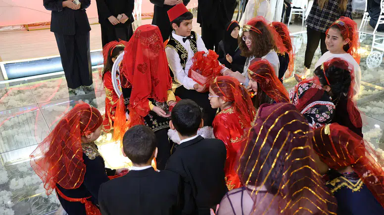 Engelli Bireylerden Dans ve Şiir Şöleni: Engeller Kalktı!