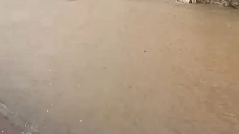 Bozcaada’da sağanak yağış felaketi! Sokaklar göle döndü, hayat durma noktasına geldi