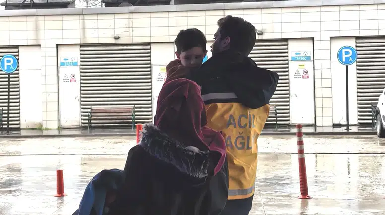 Yemek borusunda takılan 50 kuruş, küçük çocuğu hastanelik etti