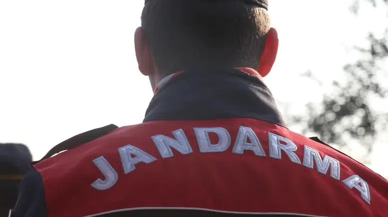 Köşk’te bilişim yoluyla hırsızlıktan aranan şahıs jandarmadan kaçamadı