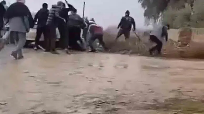 Kazmalı kürekli arazi kavgası: 7 yaralı