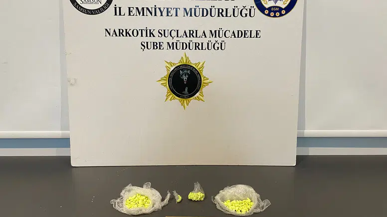 Uyuşturucuya geçit yok: samsun’da 208 ecstasy hapla auçüstü