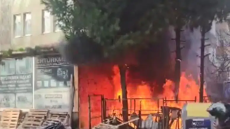 5 katlı binada korkutan yangın! Depo küle döndü