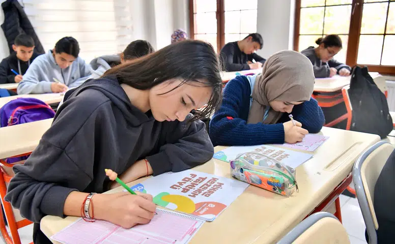 Eğitime Destek: Öğrencilere Ücretsiz LGS, DYK, YKS Kurs İmkanı