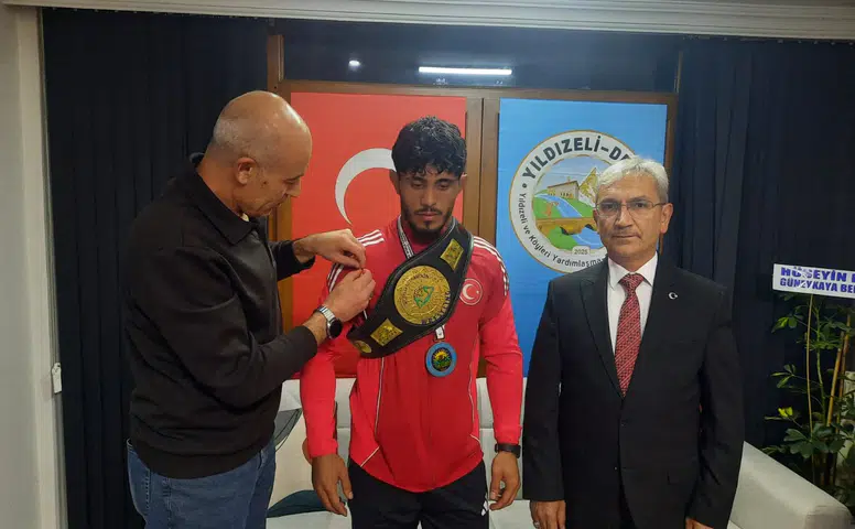 Dünya Şampiyonu Coşkun Keleş'e Altın Hediye: Tam Destekçisiyiz!