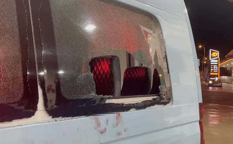 Alkol kontrolünde çılgına döndü: Camı kırıp kafasını yaraladı!