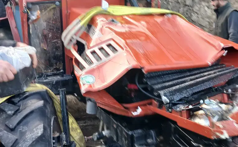 Traktör devrildi, köy muhtarı hayatını kaybetti
