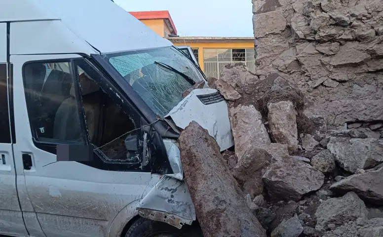 Tarım işçilerini taşıyan minibüs kaza yaptı, çok sayıda yaralı