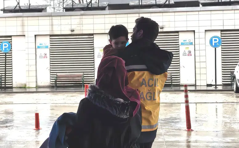 Yemek borusunda takılan 50 kuruş, küçük çocuğu hastanelik etti