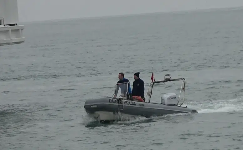 Kimliği belirsiz kadın, feribot iskelesi açıklarında bulundu