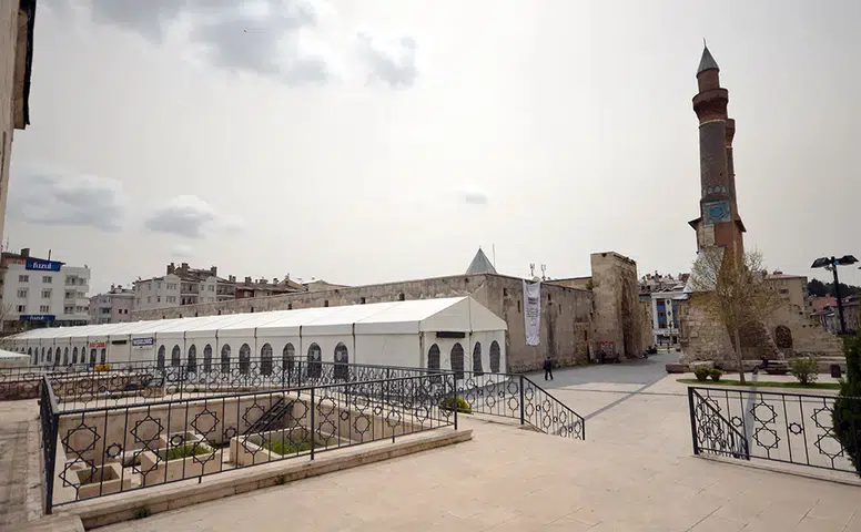 Sivas’ta Geleneksel İftar Çadırı Yeniden Kurulacak Mı? İşte Son Durum