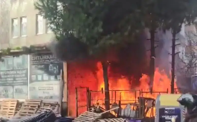 5 katlı binada korkutan yangın! Depo küle döndü