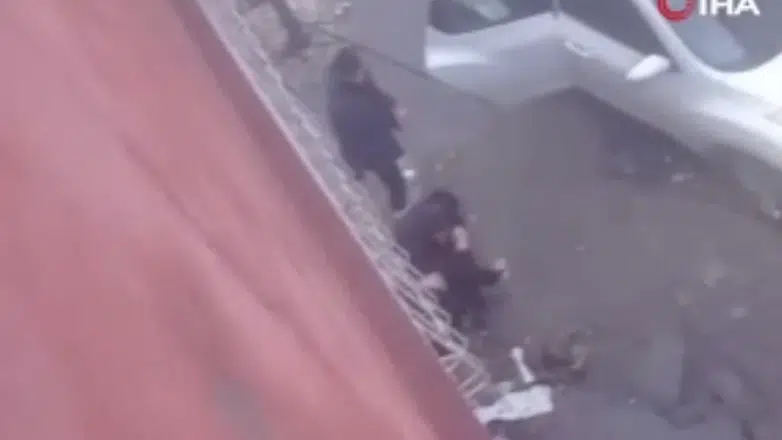 Boşanma sonrası şiddet! Adana’da eski eş sokak ortasında saldırdı