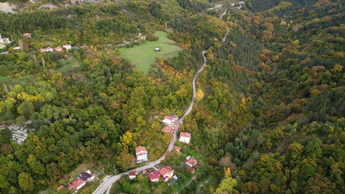 Sonbahar güzelliği seyirlik manzaralar sunuyor 4