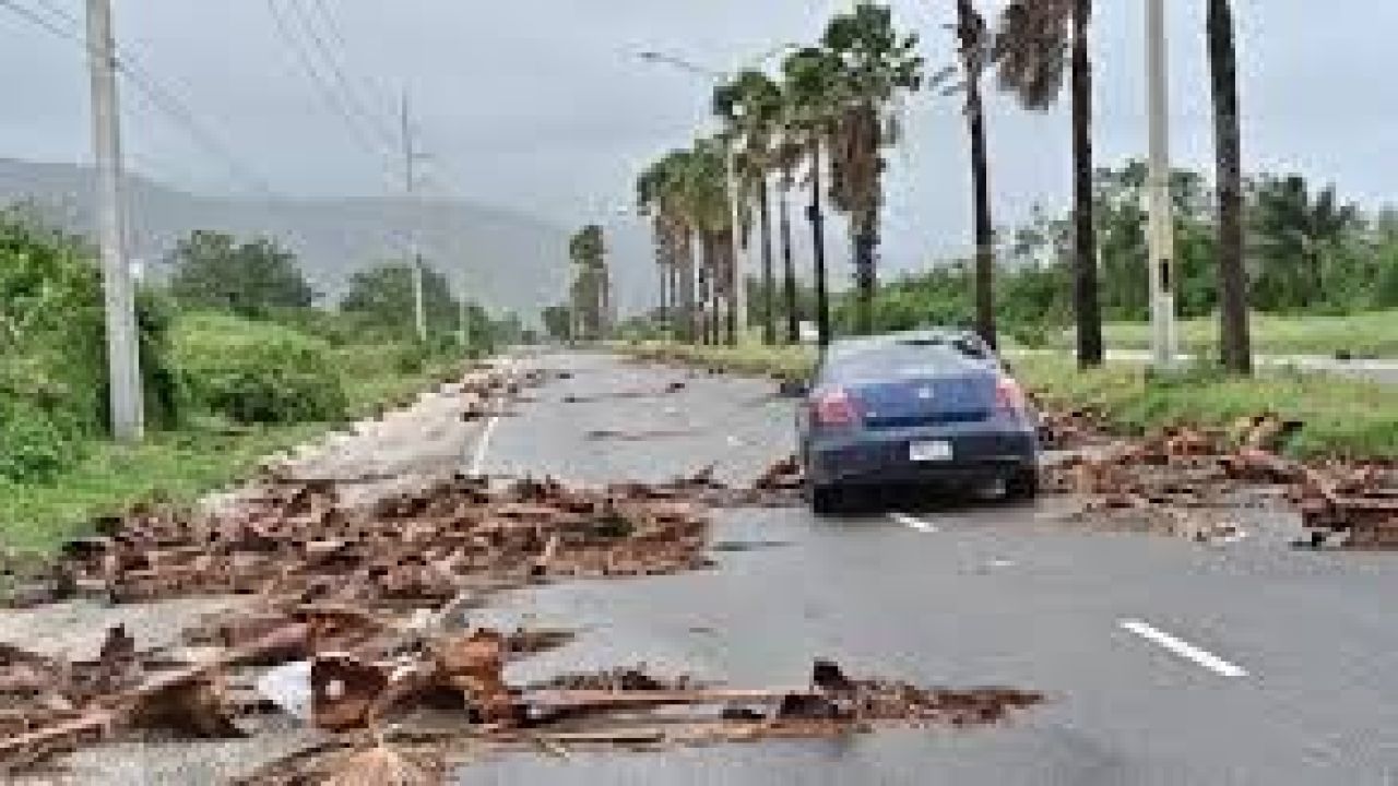 5’inci kategori olan Melissa Kasırgası vurdu 2