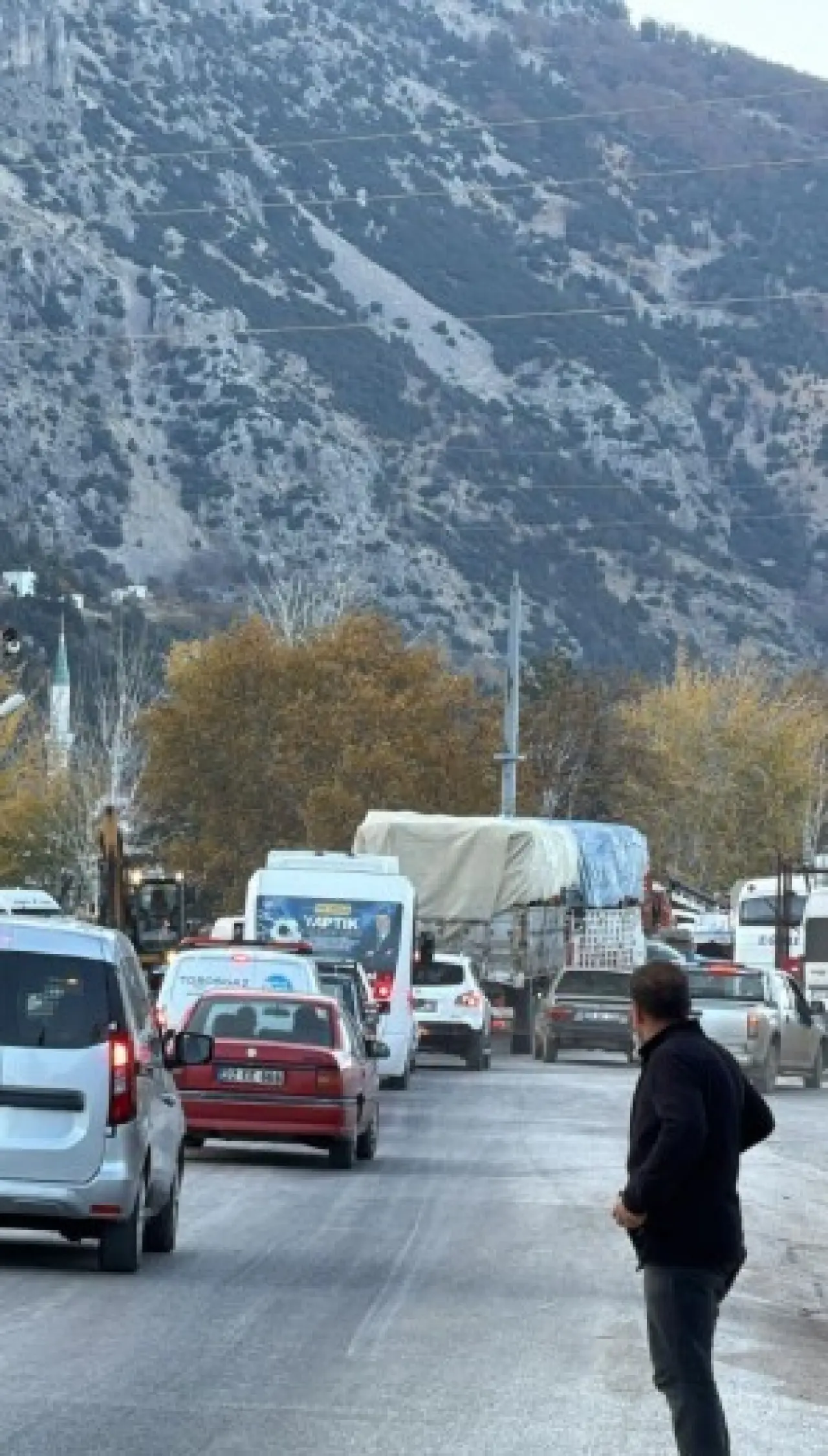 Sanayi Kavşağı’nda iki tır çarpıştı: Ortalık savaş alanına döndü! 3