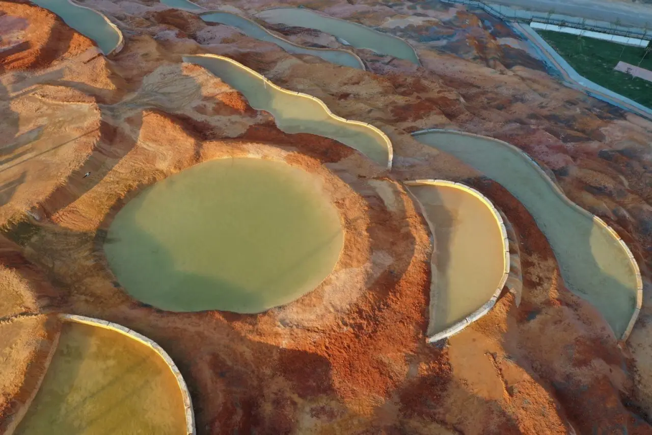 48°C’lik Şifa ve Altın Renk 6