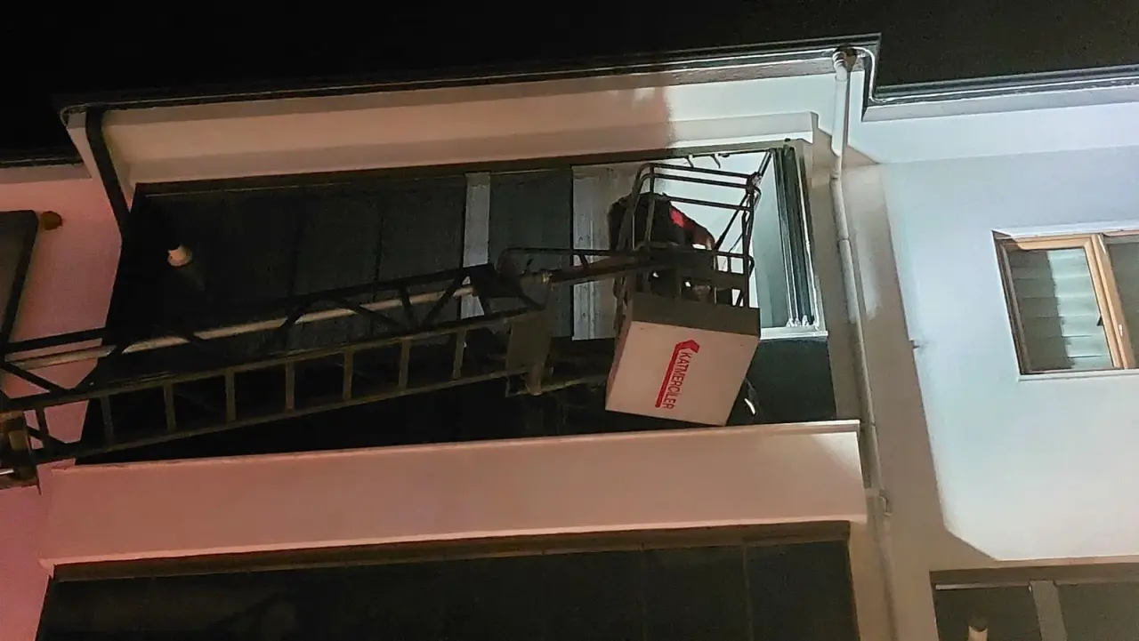 Akyazı’da nefes kesen kurtarma: Çocuğu kurtarabilmek için zamanla yatıştılar! 3