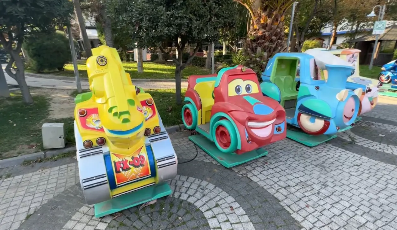 Bağcılar’daki parkta korkunç kaza! 4 çocuğa elektrik çarptı 1