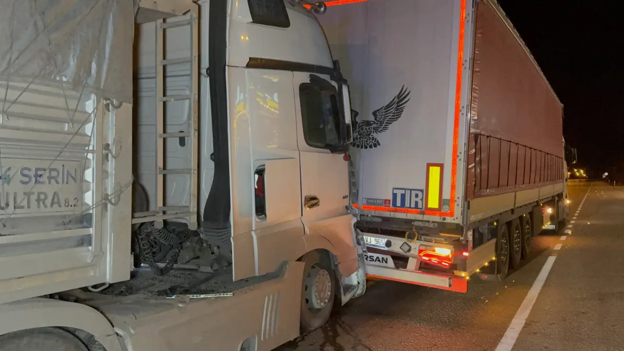 Samsun’da tır dehşeti: Gece yarısı yol bir anda karıştı 3