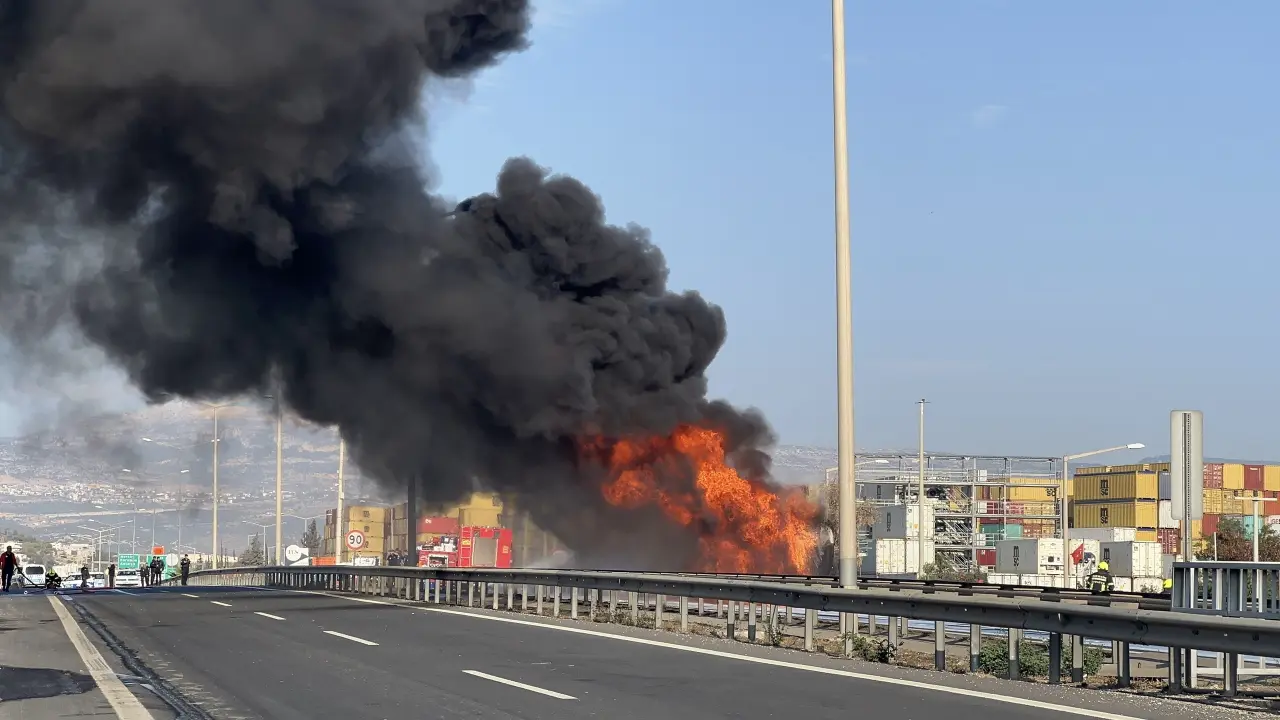 Mazot yüklü tankerde korku dolu anlar! Alevler gökyüzünü kapladı 1