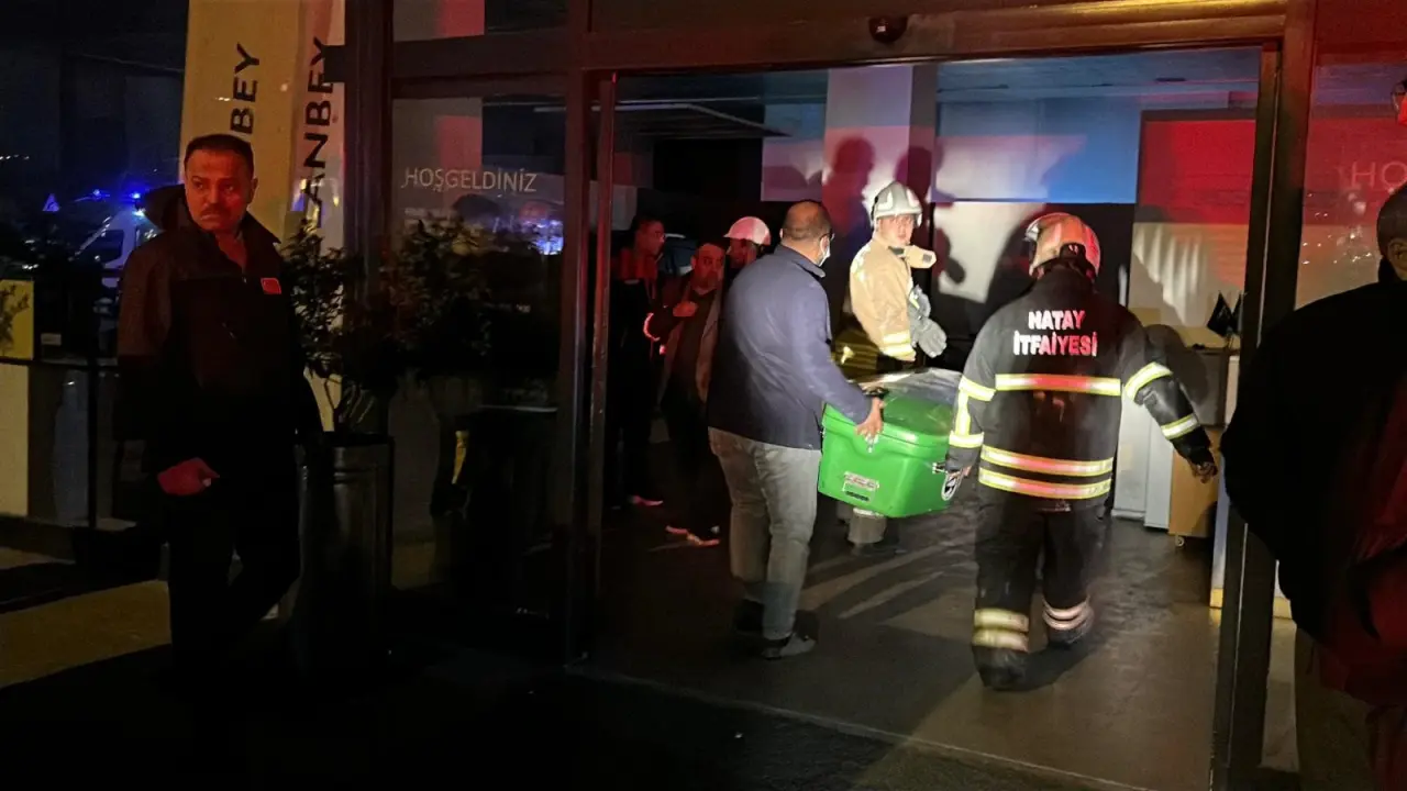 Alevlerden kaçarken yanlış kata indiler: Hatay’da yürek yakan olay! 3