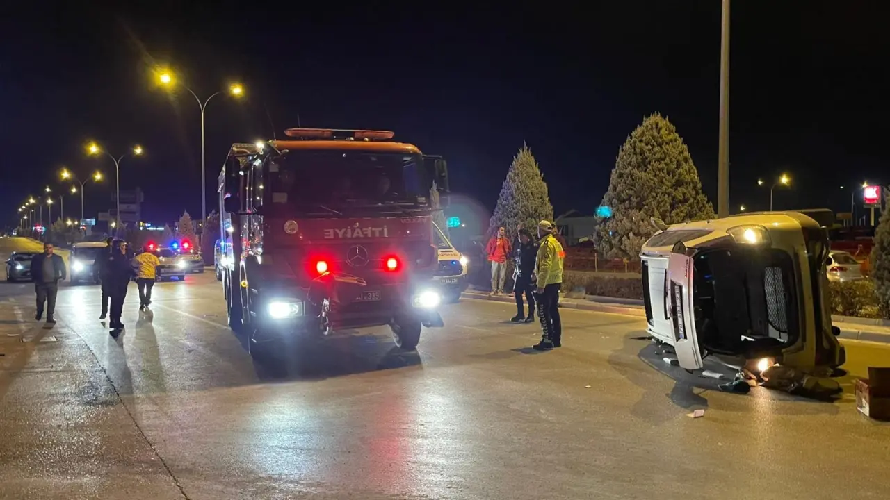 Karaman'da çarpışma anı korkuttu! Trafik durma noktasına geldi 1