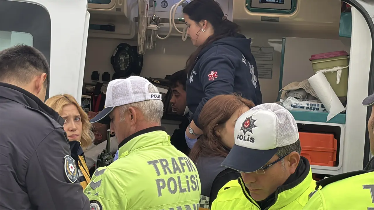 Bolu'da korkunç kaza anı! Kontrolden çıkan araç dereye uçtu 3