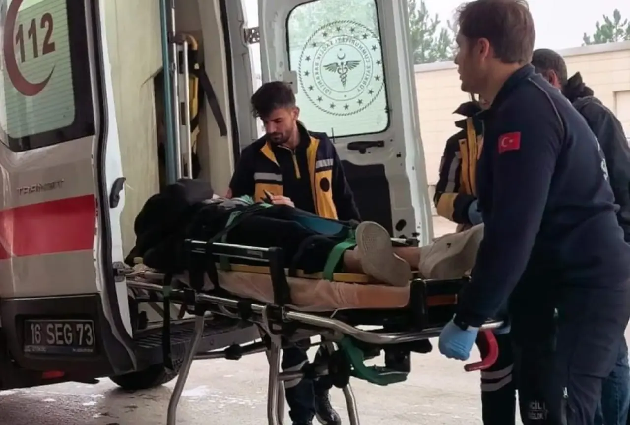 İnegöl’de şiddetli çarpışma! Cadde savaş alanına döndü 2