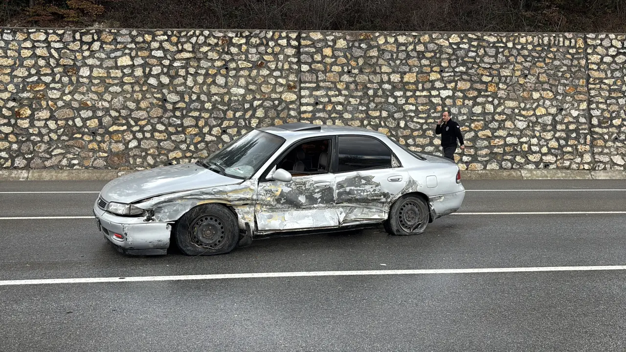 Bolu yolunda çarpışma silsilesi: Araçlar birbirine girdi 3