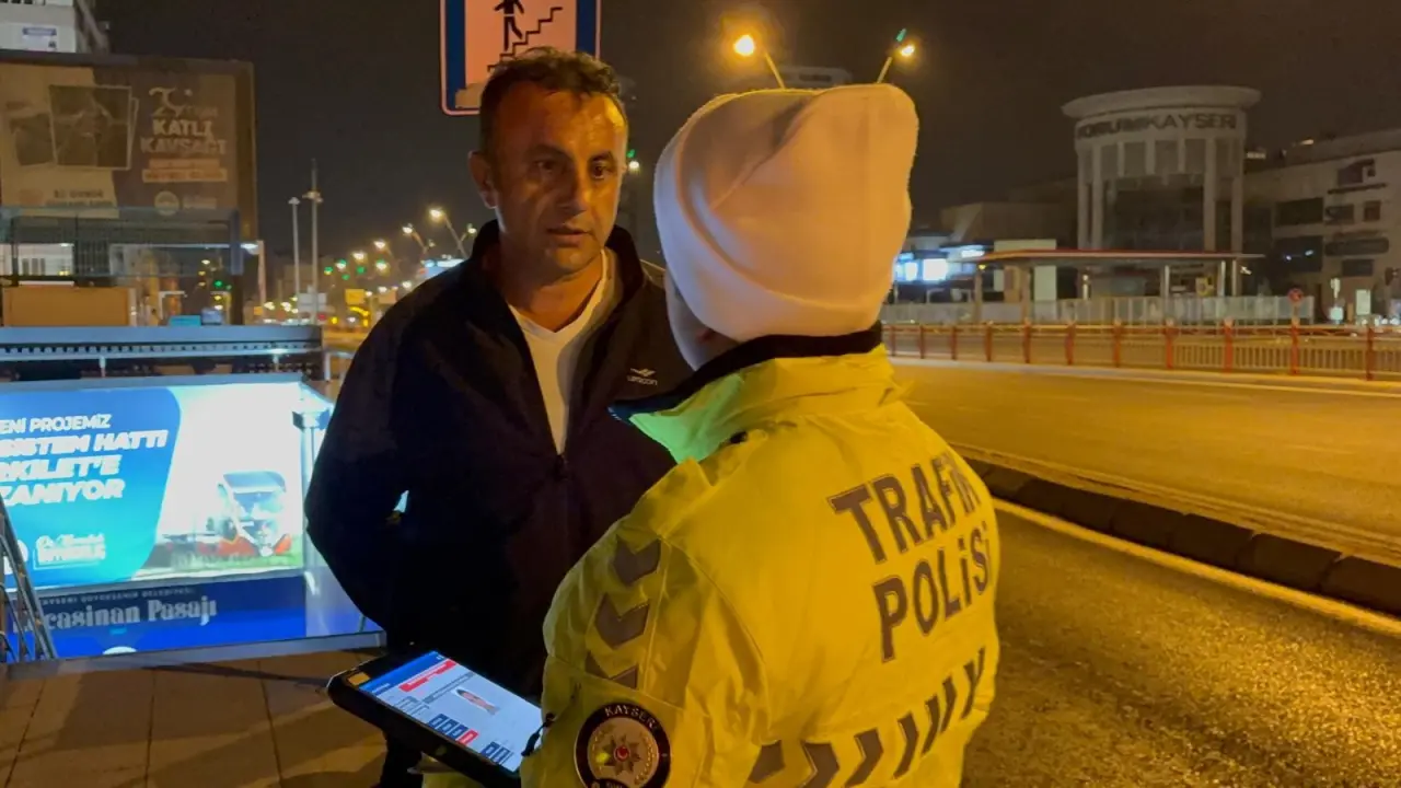 Ehliyetsiz sürücüyü kurtarmaya gelen kişi de ehliyetsiz çıktı 2